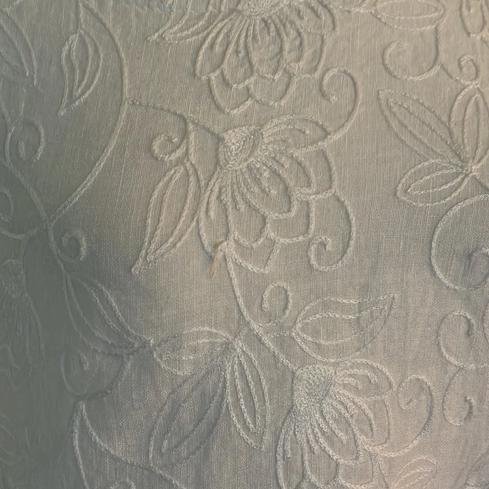 Lungo L'Arno linen embroidered Made in Italy peasant top with adjustable sleeve - Picture 2 of 11